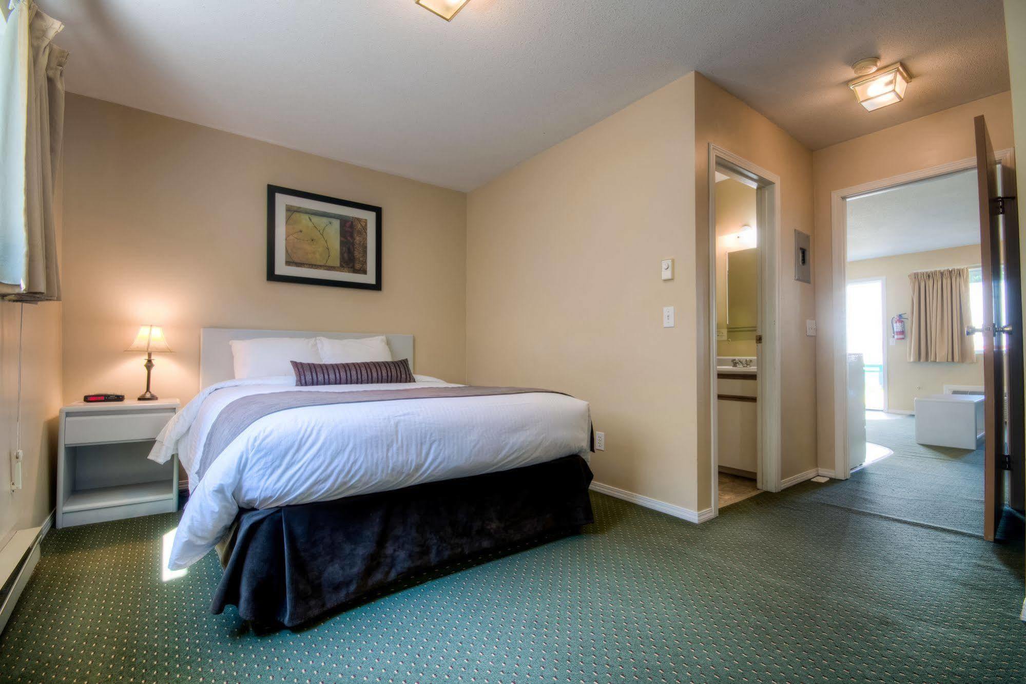 Creston Hotel & Suites Bagian luar foto